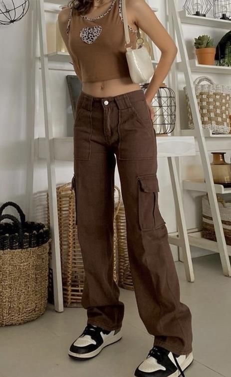 brown cargo pants
y2k cargo pants Combat Jeans Outfit, Low Waisted Brown Pants Outfits, Brown Ripped Jeans Outfit, Baggy Pants With Pockets, Low Waist Cargo Outfit, Relax Fit Jeans Women Outfits, Style With Brown Pants, Brown Cargo Pants Outfit Aesthetic, Brown Cargos Girl Outfit