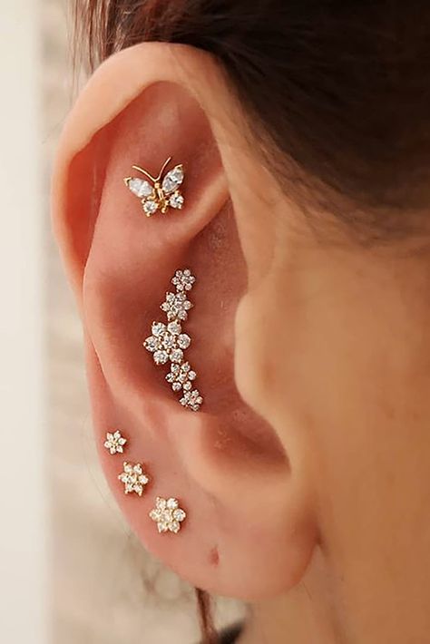 Types Of Ear Piercings, Ear Piercing Ideas, Cool Ear Piercings, Pretty Ear Piercings, Cute Ear Piercings, Piercing Inspo, Cute Piercings, Tragus Piercing, Piercings Jewelry