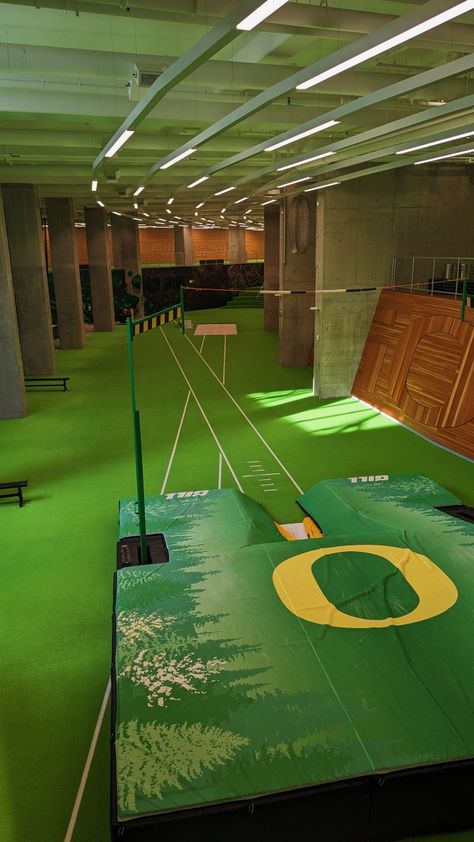 Pole Vault
Track and Field
Oregon College Track And Field, Oregon Track And Field, College Track, Hayward Field, Pole Vaulting, Pole Vault, Dream School, University Of Oregon, Living The Dream