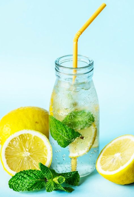 Healthy Pregnancy Snacks, Air Lemon, Fat Burning Foods Belly, Pregnancy Snacks, Water Lemon, Lemon Diet, Body Detoxification, Infused Water Recipes, Fruit Infused Water