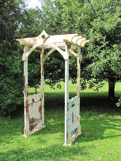 Old Door Gazebo Ideas, Arbor Made From Old Doors, Upcycle Doors Garden, Gazebo Made From Old Doors, Garden Shed Out Of Old Doors, Door Arbor, Garden Arbor, Wedding Arbour, Old Door