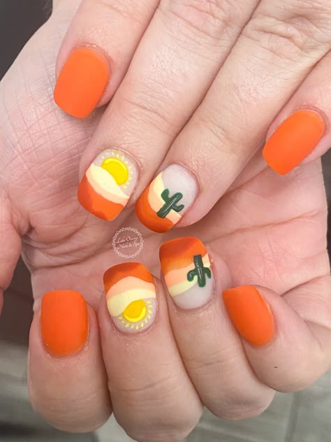 Nails For Hairstylist, Santa Fe Nails, Sedona Inspired Nails, Orange Nails Ideas Summer, Arizona Nail Ideas, Hiking Nails Designs, Desert Nails Designs, Desert Nail Art, Southwest Nails