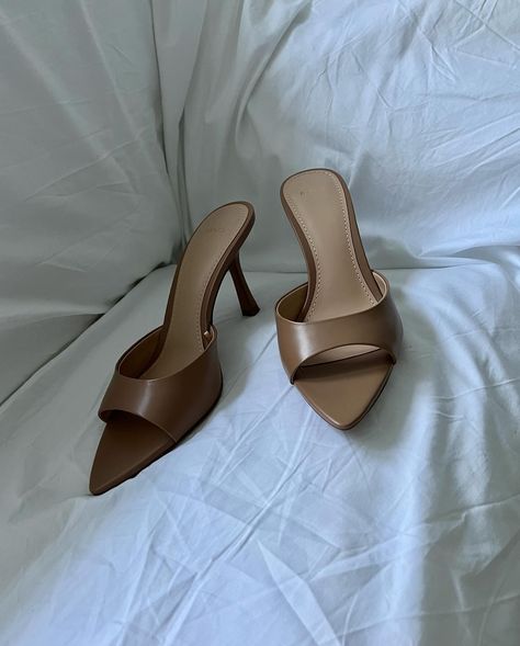 @mango Mango Heels, Slippers Heels, Fashion Influencer, Girl Stuff, Influencer, Mango, Slippers, Heels, Instagram