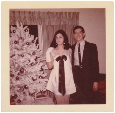 60s Christmas, Vintage Christmas Photos, Old Christmas, Retro Photo, Photo Of The Day, Christmas Past, Christmas Couple, Vintage Life, Christmas Aesthetic