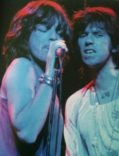 Mick and Keith Glimmer Twins, Mick Jagger Rolling Stones, Rolling Stones Logo, Rollin Stones, Ron Woods, Taylor Guitar, King Richard, Keith Richards, Music Photo