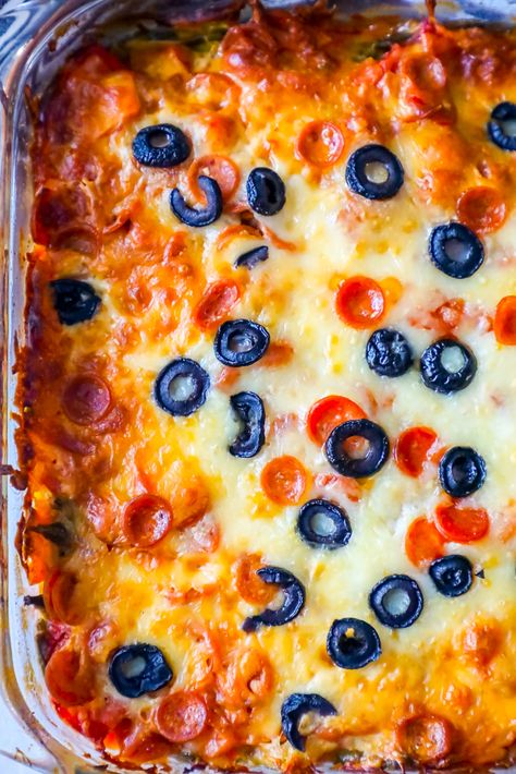 Keto Receipts, Keto Pizza Casserole, Food Casseroles, Crustless Pizza, Keto Casseroles, Cheesy Pizza, Casserole Easy, Keto Casserole, Pizza Casserole