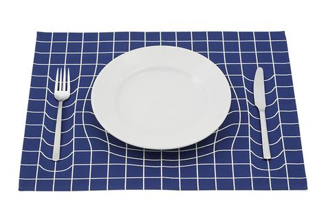 Optical Illusion Trick Placemat - The Green Head Illusion Tricks, Design Japonais, Japan Design, Japanese Design, Op Art, Objects Design, Home Look, Optical Illusions, Placemats