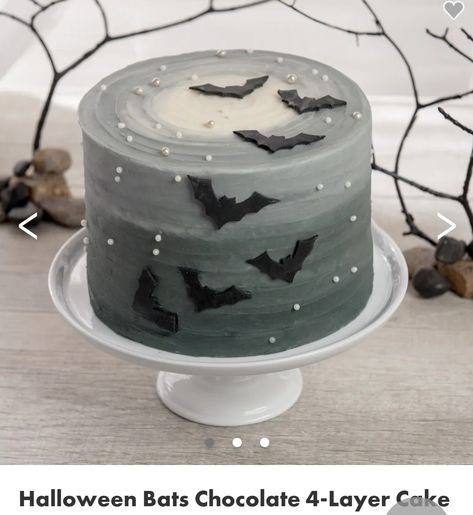 Cupcakes Bonitos, Spooky Halloween Cakes, Bat Cake, Halloween Torte, Deco Cupcake, Spooky Cake, Halloween Cake Decorating, Gluten Free Chocolate Cake, Baby Shower Diaper Cake