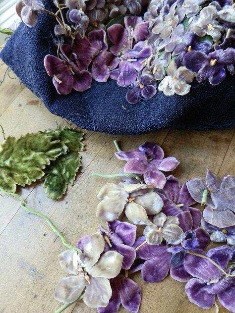 Vintage violets Vintage Millinery Flowers, Dark Blue Fabric, Material Flowers, Halloween Cards Handmade, Valentine Cards Handmade, Handmade Flowers Fabric, Vintage Millinery, Sweet Violets, New Creation