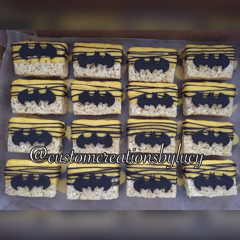 Batman Rice Krispy Treats Batman Birthday Snack Ideas, Batman Rice Krispie Treats, Batman Desserts, Batman Treats, Batman Food, Batman Theme Party, Batman Themed Birthday Party, Batman Baby Shower, Batman Baby