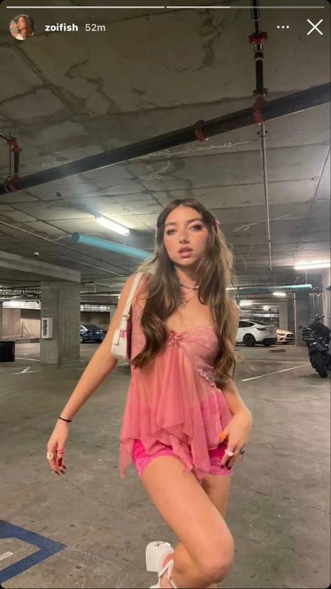 Pink Rave Outfit, Rave Fit, Outfits Nyc, Rave Fits, Music Festival Outfits, Coachella Outfit, Streetwear Fashion Women, Fashion Design Sketches, Pink Outfits