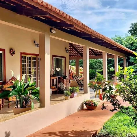 Hacienda Style Homes Mexican, Hacienda Homes, Hacienda Style Homes, Mexico House, Kerala House Design, Casa Vintage, Spanish Style Homes, Hacienda Style, Bungalow House Design