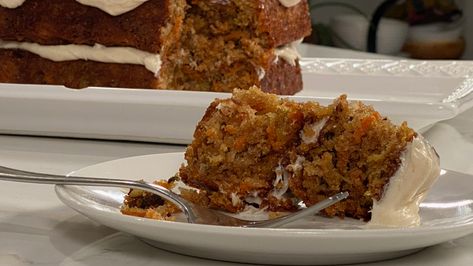 Christine's Carrot Cake | Sister Wives | TLC.com Sister Wives, Carrot Cake Recipe, Sweets Cake, Toasted Walnuts, Family Favorite Meals, Family Recipes, Let Them Eat Cake, Carrot Cake, Serving Platters