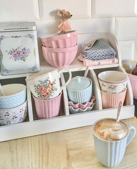 Pastel Coffee Bar, Tea Corner, Green Gate, Cottage Style Homes, House Inspo, Cottage Core, Cottage Style, Coffee Bar, Color Splash