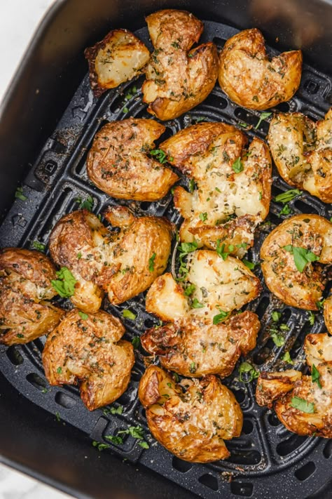 Air Fryer Smashed Potatoes - cravingsmallbites.com Smashed Mini Potatoes Air Fryer, Mini Potatoes Air Fryer, Air Fryer Mini Potatoes, Small Potatoes Recipe, Air Fryer Smashed Potatoes, Parmesan Smashed Potatoes, Recipes Potatoes, Baby Potato Recipes, Air Fry Potatoes