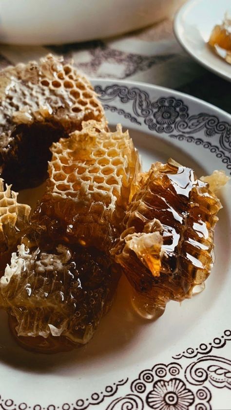 Honeycomb Aesthetic, Interesting Food Recipes, Pretty Food, Food Cravings, Soul Food, Aesthetic Food, Food Photo, Food To Make, Food Photography