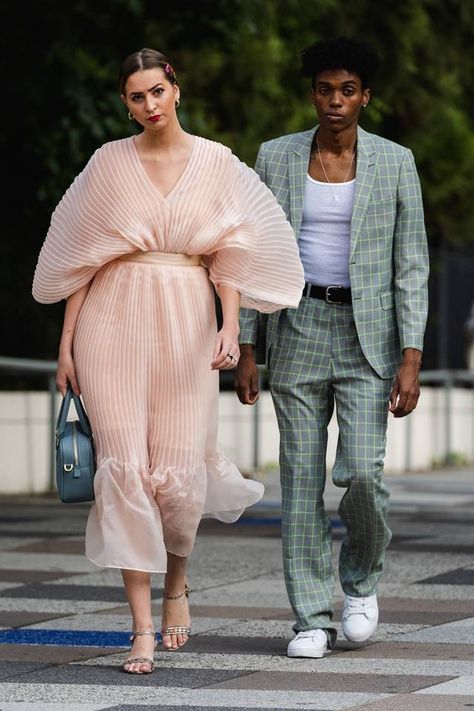 Milan Fashion Week Spring 2020, Shoes Fashion Photography, Fashion Week Spring 2020, Layered Fashion, 2020 Trends, Street Style Trends, Outfits Winter, Style Trends, Fashion 2020