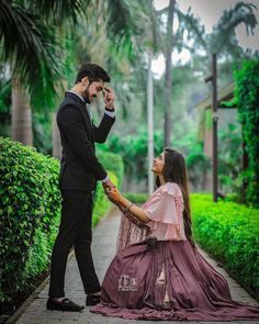 WE have got Pictures from real couples in which bride got down on one knee and proposed. Romantic isn't it. Get some ideas how to propose your soulmate in the most romantic way. #shaadisaga #indianwedding #proposal #proposalideas #proposalideasengagement #outdoorproposalideas #marriageproposalideas #simpleproposalideas #winterproposalideas #proposalideasforhim #weddingproposalideas #cuteproposalideas #uniqueproposalideas #bestproposalideas Beautiful Couple Images, Purpose Day, Romantic Girl, Couple Images, She Loves, The Boy, Beautiful Couple, Unique Ideas, A Romantic