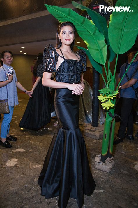 Ternocon 2020, Modern Filipiniana Dress, Batik Dress Modern, Modern Filipiniana, Filipino Fashion, Filipiniana Dress, Fancy Clothes, Taylor Swift Tour Outfits, Liza Soberano