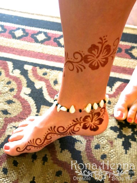 2023 Tatoos, Ankle Henna Tattoo, Henna Ankle, Thigh Henna, Small Henna Tattoos, Henna Ink, Cute Henna Designs, Cute Henna Tattoos, Henna Style Tattoos