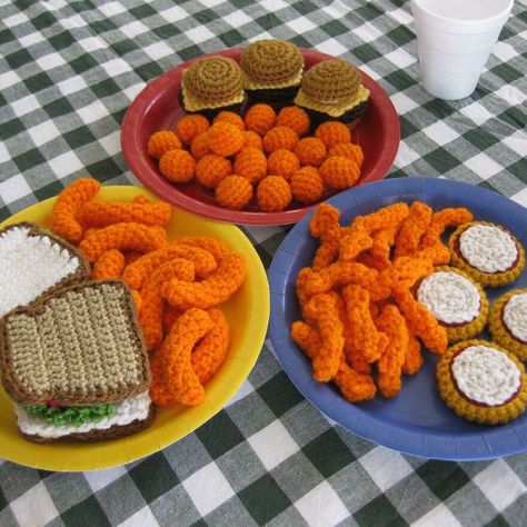 Mini Pizza Bites, Mini Meals, Food Crochet, Crochet Cake, Pasta Party, Mini Sandwiches, Pizza Bites, Caron Simply Soft, Food Patterns