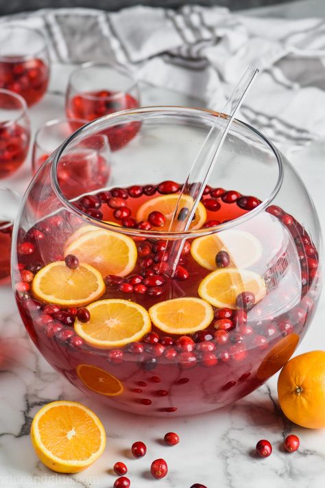 This easy Christmas Punch with vodka is going to be the highlight of your party. Super simple to make and absolutely delicious.  Make it a non alcoholic Christmas punch by leaving out the vodka and serving it on the side! Non Alcoholic Christmas Punch, Holiday Punch Recipe, Christmas Drinks Alcohol Recipes, Non Alcoholic Punch, Coctails Recipes, Christmas Punch Recipes, Holiday Punch, Christmas Punch, Punch Recipe