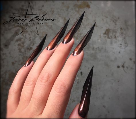 BRIDGET extreme nail shape Triangle Nails, Sharp Claws, Long Fingernails, Long Stiletto Nails, Stiletto Nail Art, Long Nail Designs, Nail Design Inspiration, Exotic Nails, Nails Only