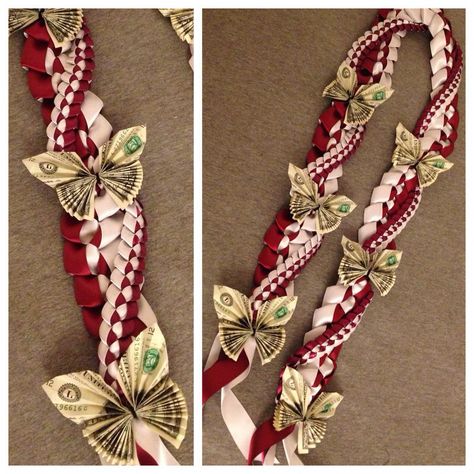 Graduation lei                                                                                                                                                     More Graduation Leis Diy Ribbons, Money Lei Diy, Graduation Leis Diy, Graduation Money Lei, Graduation Money Gifts, Candy Lei, Diy Graduation Gifts, Graduation Crafts, Graduation Money