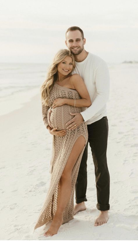 Maternity Photography Beach Outfits, Beach Maternity Outfit Ideas, Maternity Photoshoot Beach Couple, Beach Pictures Pregnant, Surf Maternity Shoot, Winter Beach Maternity Photoshoot, Beach Maternity Pics, Maternity Pictures On The Beach, Maternity Reveal Photography