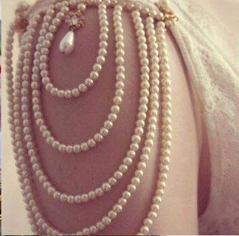 Sleeves Ornate Necklace, قلادات متدلية, Shoulder Jewelry, Shoulder Necklace, Mode Tips, Diy Collier, Bridal Accessories Jewelry, Pearls Diy, Classy Girl