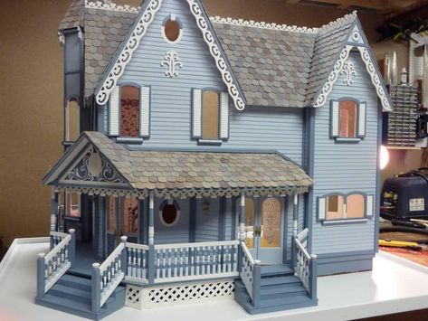 ready for landscaping Pierce Dollhouse, Painted Daisy, Daisy Painting, House Miniatures, Fun Hobbies, Kit Homes, Doll Houses, Fall Crafts, Dollhouse Miniatures