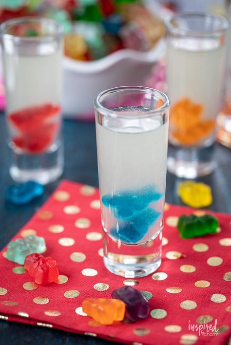 Gummy Bear Shot Recipe - How to Make Gummy Bear Shots #gummybear #shot #alcohol #recipe #vodka Gummy Bear Shots, Fruity Shots, Vodka Gummy Bears, Vodka Drinks Easy, Making Gummy Bears, Unique Cocktail Recipes, Cherry Vodka, Shots Alcohol, Vodka Shots