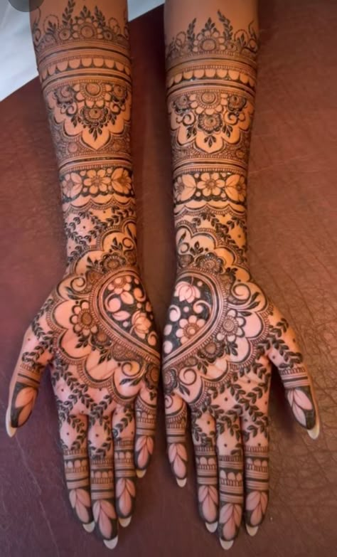 Mehendi Aesthetic, Mehndi Aesthetic, Aesthetic Mehndi Designs, Henna Men, Aesthetic Mehndi, Arabic Bridal Mehndi Designs, Wedding Henna Designs, Wedding Mehendi, Front Mehndi Design