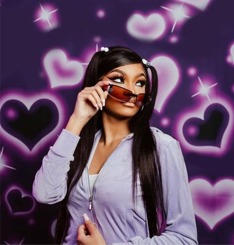 Y2k Glamour Shots, 2000s Heart Background Photoshoot, Brats Theme Photoshoot, 90s Heart Background Photoshoot, 2000 Theme Photoshoot, Y2k Photoshoot Ideas At Home, Purple Theme Photoshoot, 2000s Background Photoshoot, 2000s Fashion Photoshoot