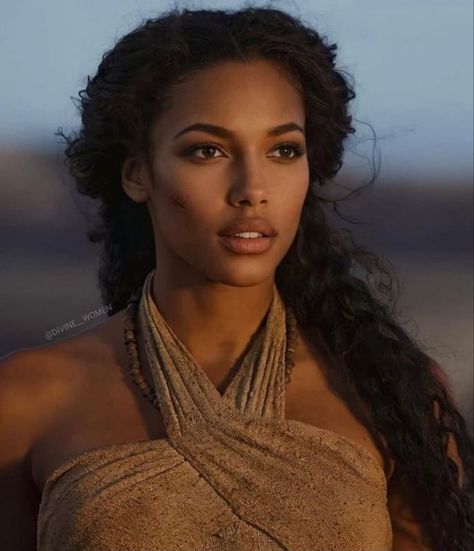 Black Native Americans, Black Female Character Inspiration, Kylie Bunbury, Divine Women, Arabic Women, Egyptian Women, Donnie Darko, African Beauty, Portrait Inspiration