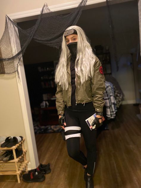 Shikamaru Outfit, Kakashi Outfit, Diy Anime Costume, Naruto Costume Diy, Anime Halloween Costume Ideas, Naruto Halloween Costumes, Kakashi Cosplay, Ideas Disfraz, Monster High Halloween Costumes