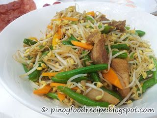 Sauteed Bean Sprouts Recipe, Filipino Vegetable Recipes, Zucchini Side Dish Recipes, Bean Sprout Recipes, Italian Beef Stew, Zucchini Side Dishes, Filipino Food Dessert, Italian Seafood Recipes, Healthy Waffles