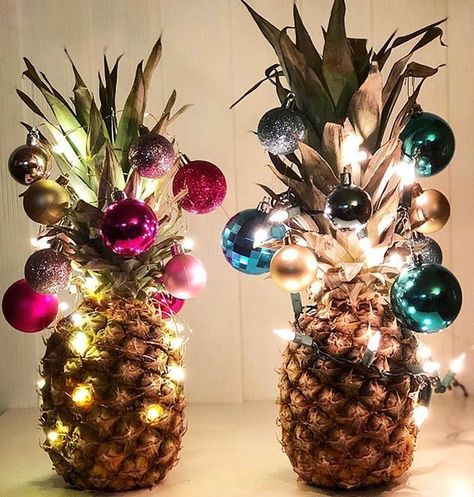 Pineapple Christmas Tree, Tropical Christmas Decorations, Unconventional Christmas Trees, Tropical Christmas Trees, Caribbean Christmas, Pineapple Christmas, Hawaii Christmas, Florida Christmas, Hawaiian Christmas