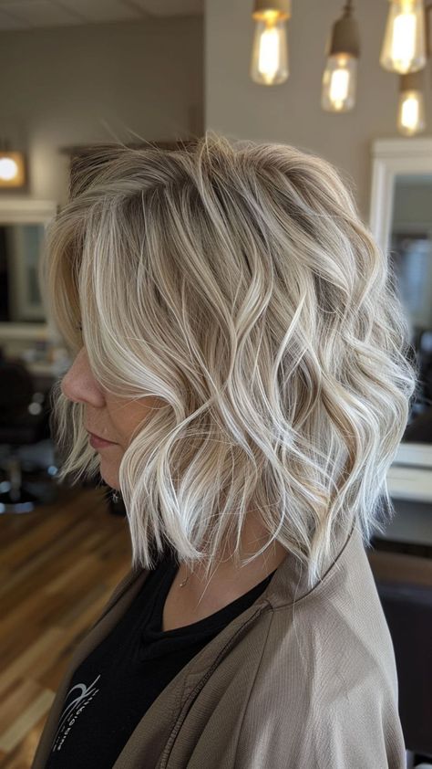 24 Best Blonde Hair Ideas for Older Women: Find Your Perfect Blonde | Lookosm Blonde Hair Over 50, Best Blonde Hair, Stylish Hair Colors, Medium Length Blonde, Blonde Hair Ideas, Color Rubio, Tousled Bob, Blond Balayage, Hair Color Options