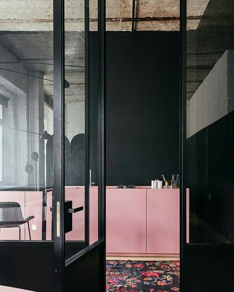 Interior Ikea, Interior Design Minimalist, Pink Furniture, Japanese Interiors, Deco Rose, Interior Minimalista, Roman Architecture, Japanese Interior, Pink Kitchen