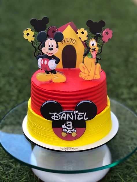 Mickey Mouse Cake Decorations, Bolo Do Mickey Mouse, Mickey Birthday Cakes, Mickey Mouse Cake Topper, Mickey First Birthday, Mouse Birthday Cake, Mickey Mouse Birthday Cake, Fiesta Mickey Mouse, Mickey Mouse Decorations