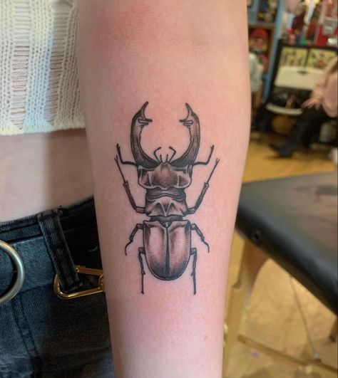 Beatle Tattoo, Beetle Tattoo, Shoe Tattoos, Stag Beetle, Minimalist Tattoos, Athens Ga, Plant Drawing, Nature Tattoos, Minimalist Tattoo