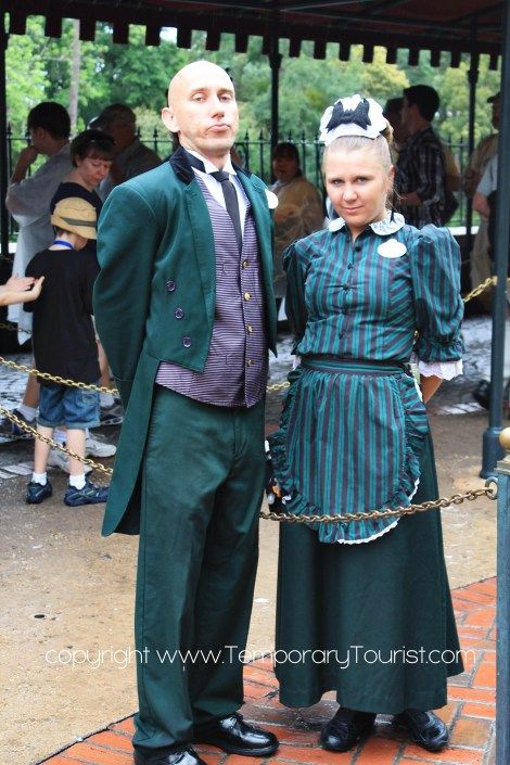 Haunted Mansion Outfit, Mansion Outfit, Haunted Mansion Maid, Haunted Mansion Costume, Haunted Manor, Quick Costumes, Haunted Mansion Halloween, Foolish Mortals, Disney Cast Member