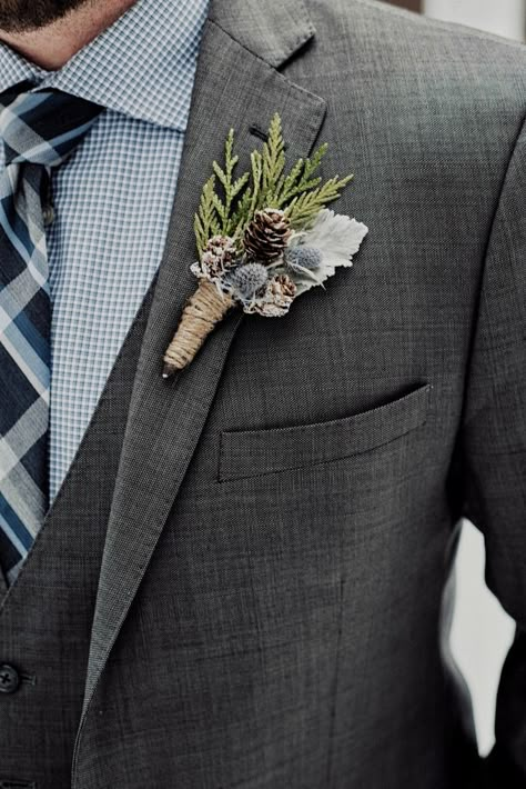 Pine Cone Boutineer Ideas, Pine Tree Bouquet, Pine Cone Boutonniere, Pine Cone Wedding Bouquet, Winter Wedding Groom Suit, Winter Boutineer Groomsmen, Cedar Boutonniere, Pine Boutonniere, Winter Wedding Suits Groom Attire