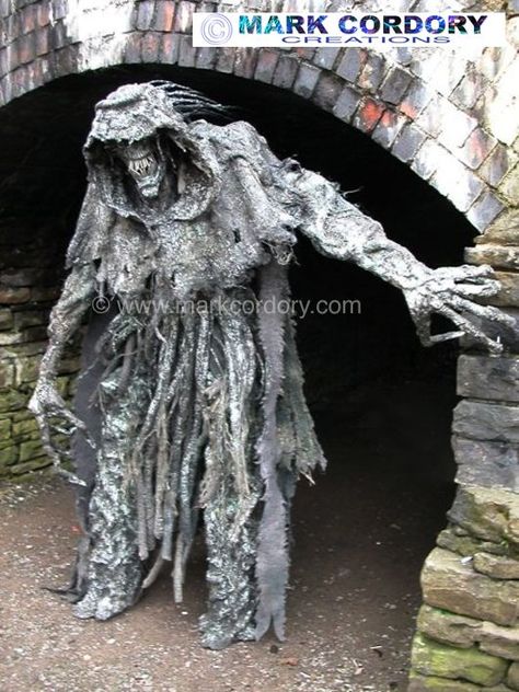 Creature costume (8ft) made for LARP Larp Monster Costume, Skinwalker Costume, Larp Monster, Creature Costume, Demon Costume, Makeup Zombie, Larp Props, Monster Costumes, Yard Haunt