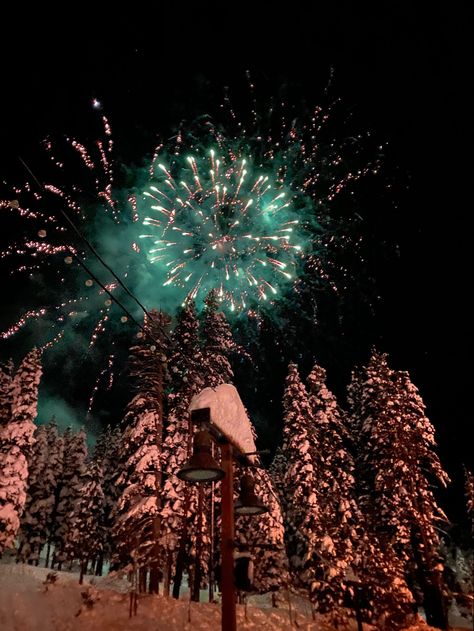 Newyear Fireworks, Natsuo Todoroki, New Years Eve House Party, New Years Fireworks, Newyear Aesthetic, Christmas Fireworks, Skiing Aesthetic, Mountain Aesthetic, Mountains Snow