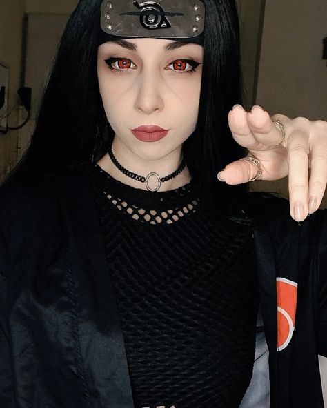 Itachi Makeup, Naruto Makeup, Cosplay Makeup, Itachi Uchiha, Halloween Cosplay, Makeup Tools, Makeup Inspiration, Makeup Tutorial, Halloween Face Makeup