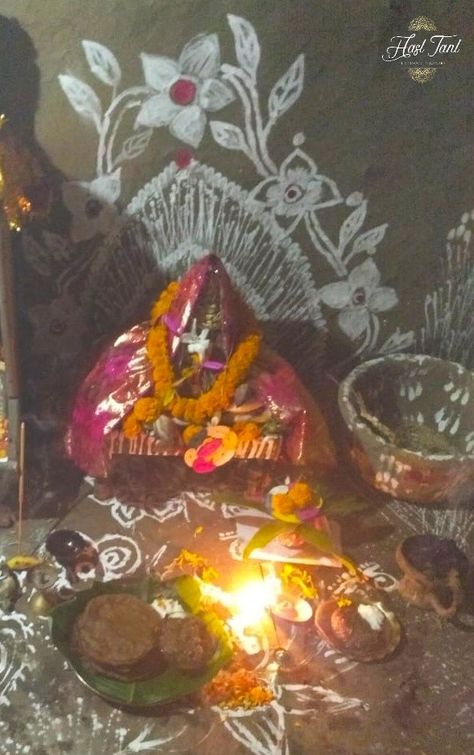 Manabasa Gurubara:- Goddess Lakshmi is worshipped by women and girls in Orissa on every Thursday of the month of Margasira (November – December) and this is known as Manabasa Gurubar. Margasira or Margasir is the ninth month in Oriya calendar. Mahalakshmi, or Laxmi, is the Hindu goddess of wealth and prosperity and is believed to visit homes in Margasira month.  On the morning of Manabasa Gurubar, Oriya women wake up early in the morning and clean the house to welcome Goddess Lakshmi. Manabasa Gurubar Laxmi, Manabasa Gurubar Puja, Odisha Festival, Clean The House, Goddess Of Wealth, Hanuman Photos, Wake Up Early, Hindu Goddess, Wealth And Prosperity