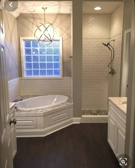 Shower Makeover, Master Tub, Veranda Design, Restroom Remodel, Restroom Design, Bathroom Floor Plans, Tiny House Bathroom, Master Bath Ideas, Gorgeous Bathroom