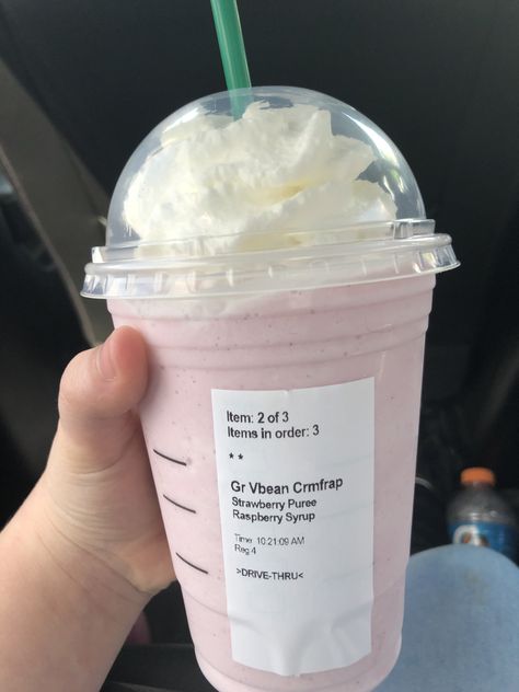 Vanilla Bean Frappuccino, Strawberry Purée, Starbucks Drink Menu, Starbucks Secret Menu Recipes, Cold Starbucks Drinks, Starbucks Drinks Diy, Secret Starbucks Recipes, Iced Starbucks Drinks, Healthy Starbucks Drinks